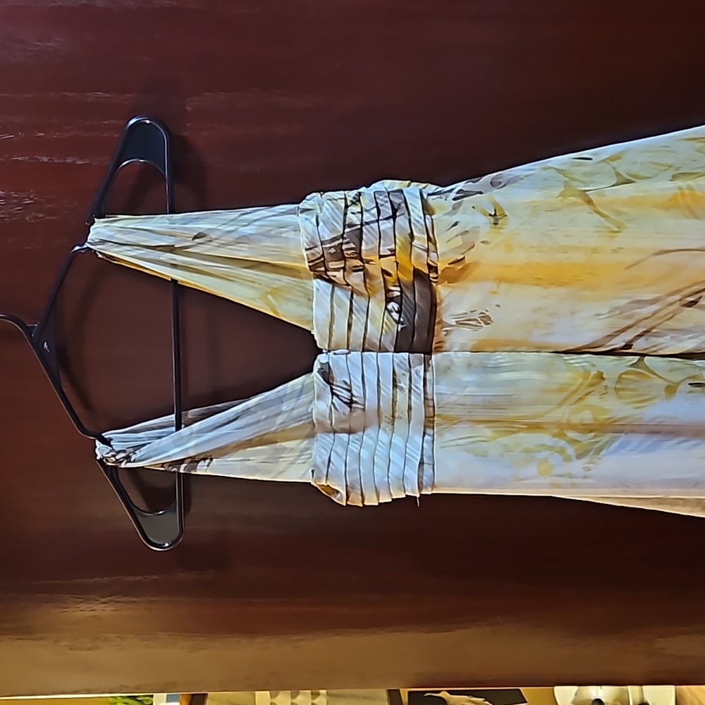 Dress - Picture 4 of 4